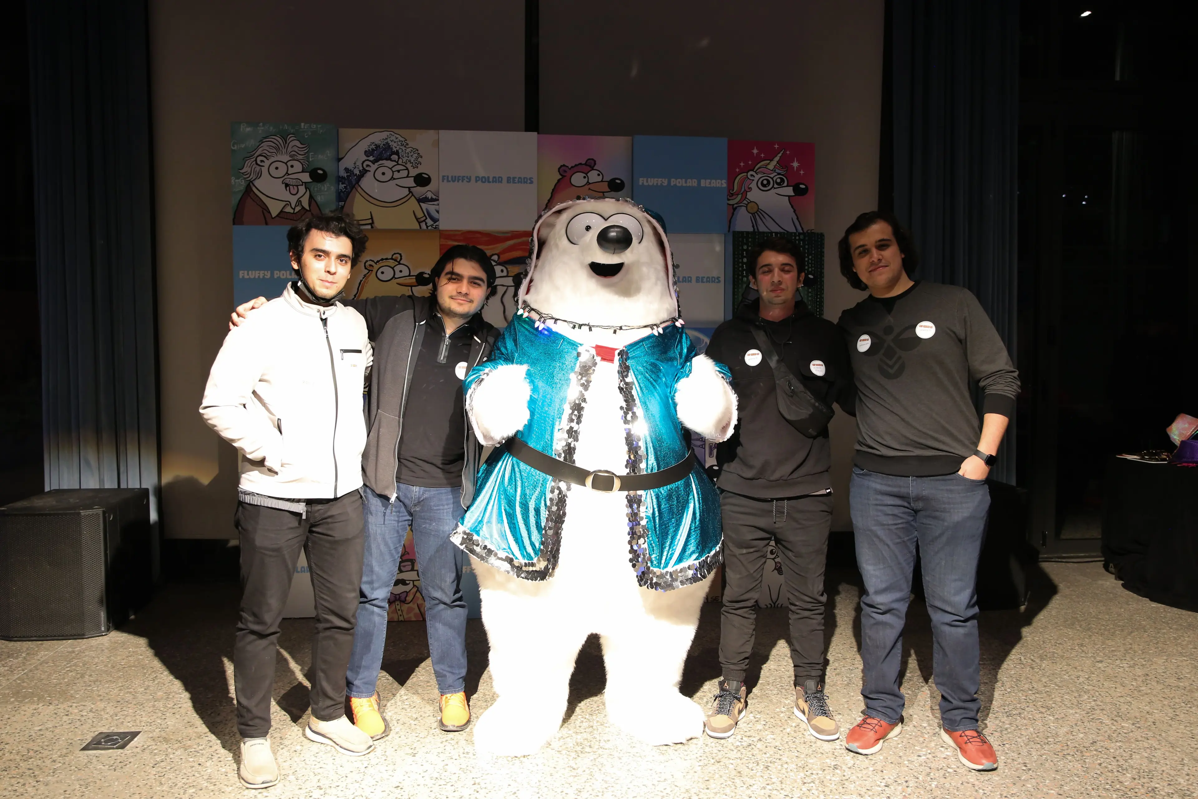 berkay salih akman - sefercanyıldız- burak gökmen çelik - burak yüzgüç - selçuk erdem alemşah öztürk- fulffy polar bear - nft etkinliğinde- GRAINZ takım üyeleri olarak